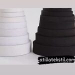 4 cm Siyah ve Beyaz Dar Dokuma Lastik Yan Yana Satış İçin Hazır (Sol Altta ise atillatekstil.com adresinin yazısı mevcut)