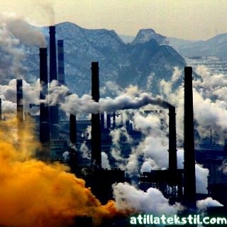 Çin Halk Cumhuriyeti ülkesinin bambu kumaş üretimi yapan fabrikalarından çıkan zehirleyici filtresiz gazın görüntüsü.