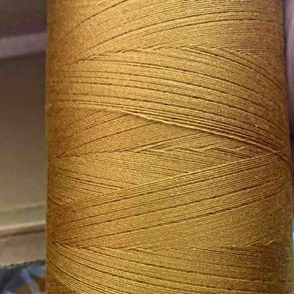 Altın Sarı Güneş Turuncusu 50 No Dikiş Tekstil Kıyafet İpliği Fotoğrafı