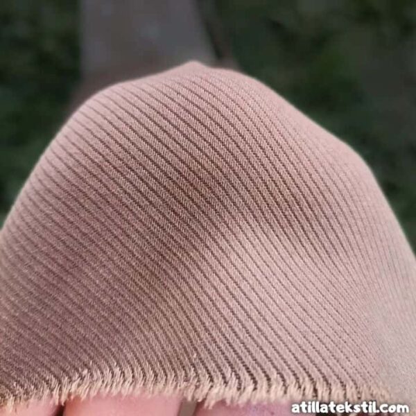 Kahverengi ince fitilli dokuma gabardin parça kumaş satın al yakın çekim görsel