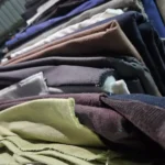 Toptan kiloluk kadife parça kumaş, kilo ile satın alınabilen kadife kumaş çeşitleri, uygun fiyatlı parça kumaş seçenekleri, dikiş, giyim ve tekstil projeleri için kadife kumaş parçaları.